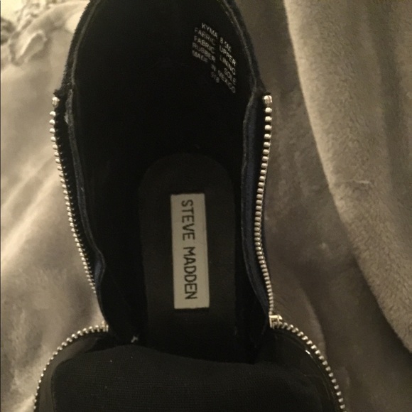 Stunning AND comfortable faux velvet navy open toe - Picture 4 of 6